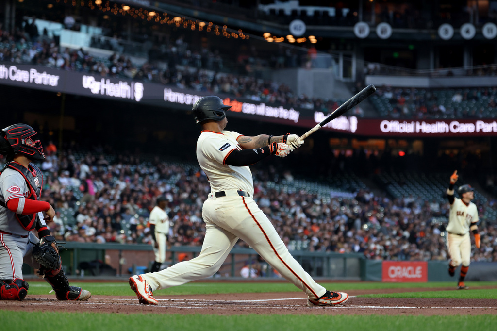 Rafael Devers hits three-run homer to highlight Giants' 5-0 win over Reds, San Francisco ends skid